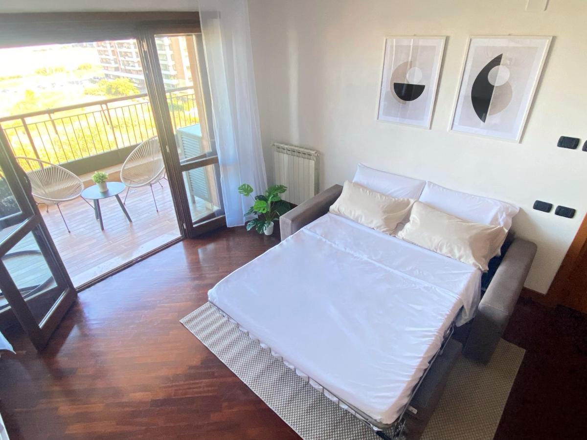 Sunset Escape Apartment - Panoramic Terrace Fiumicino Eksteriør billede