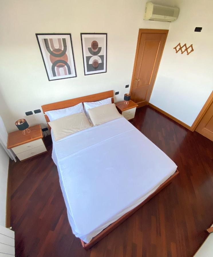 Sunset Escape Apartment - Panoramic Terrace Fiumicino Eksteriør billede